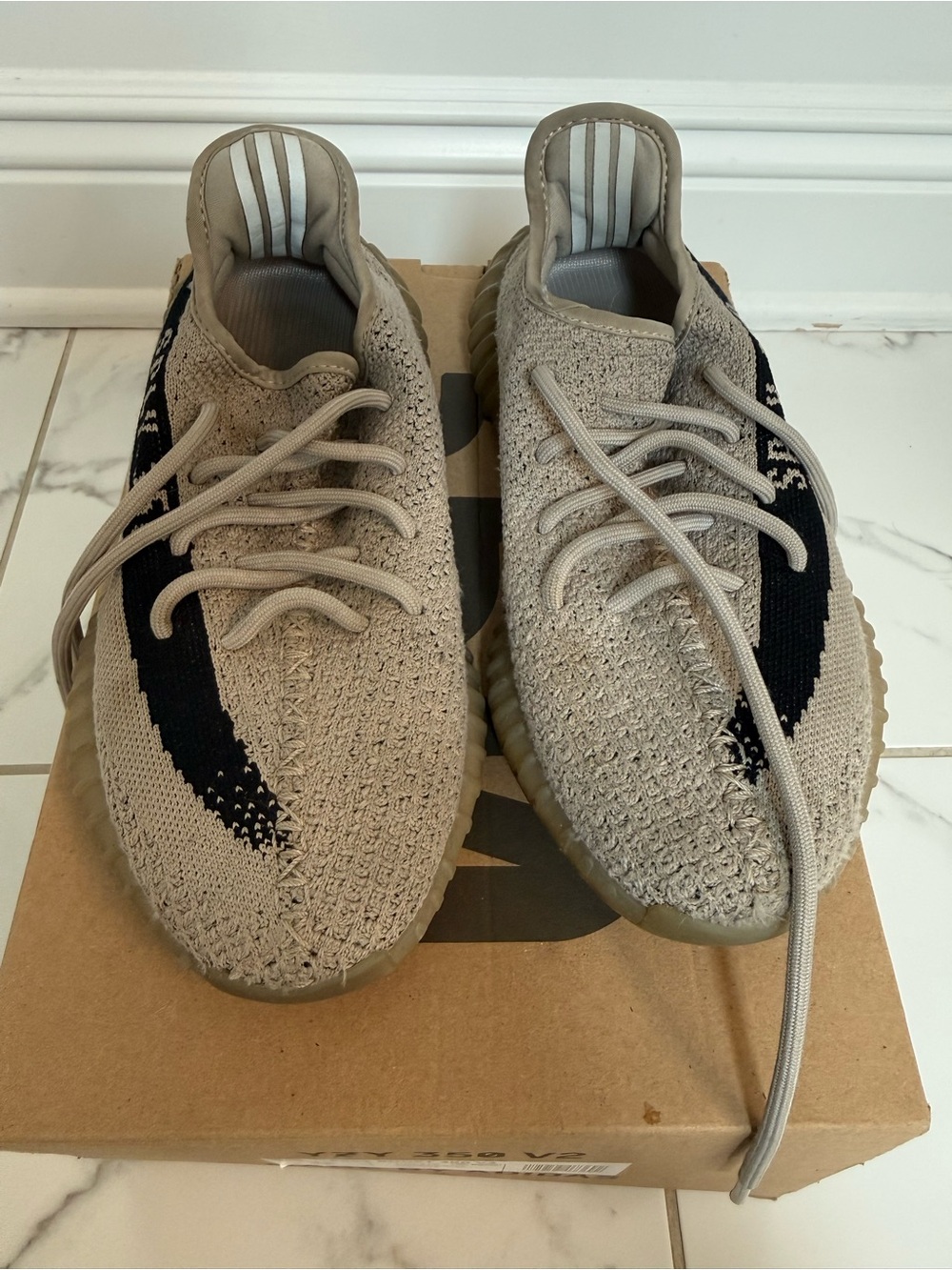 Authentic Yeezy Boost 350 V2 size 8 fits